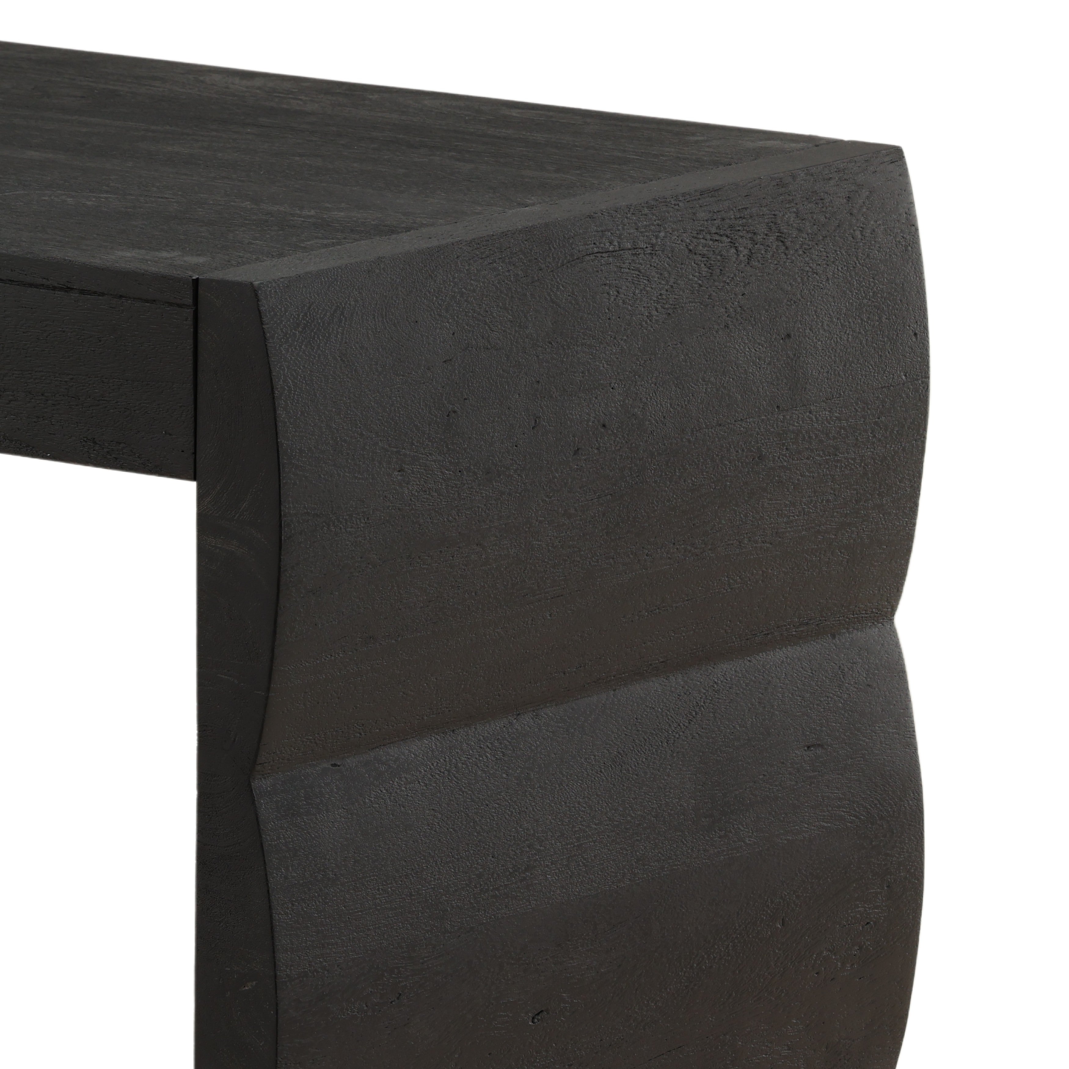Natassia Desk