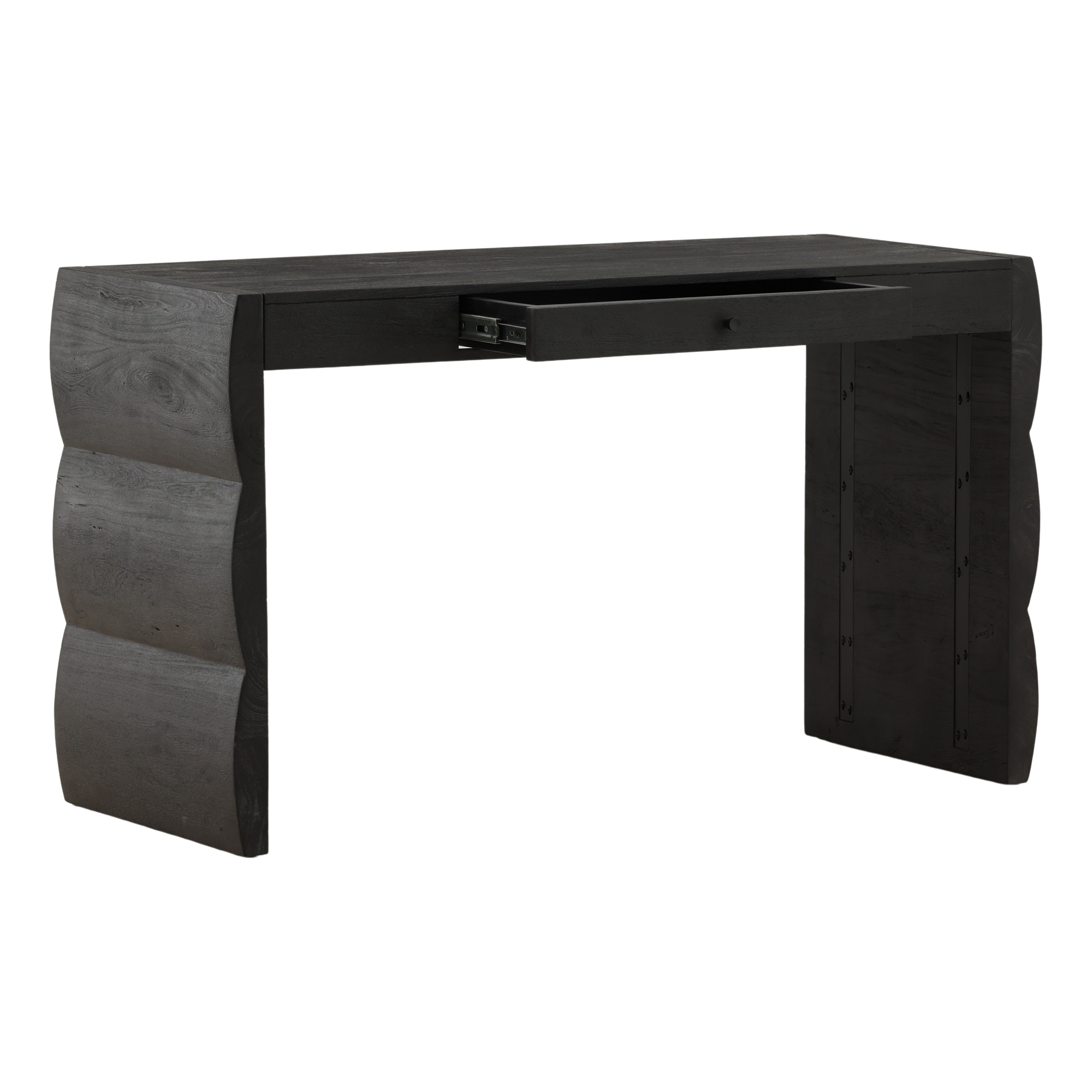 Natassia Desk